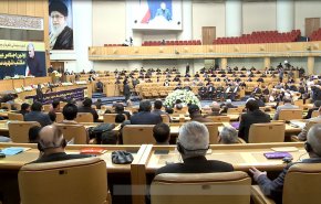 شاهد.. انعقاد مؤتمر 'مدرسة الشهيد سليماني' في طهران