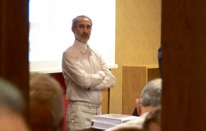 حميد نوري مخاطبا قاضي المحكمة السويدية : سيادة القاضي، اسمح بتطبيق العدالة في المحكمة!