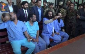 نائب يمني: العدوان إتخذ من مؤثرين يمنيين مطية لتحقيق أجنداته