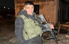 مشاهد مؤثرة من وداع شقيقة الشـهـيد عبد الهادي نزال الفلسطيني