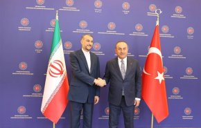 وزير الخارجية الإيراني يلتقي نظيره التركي