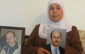 بالفيديو..اول مكالمة هاتفية لوالدة ماهر وهو حرّ بعد اعتقال ٤٠ عاماً .. ماذا قالت له