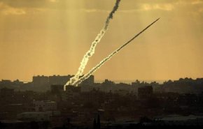 المقاومة الفلسطينية تتصدى لطيران الاحتلال الحربي 