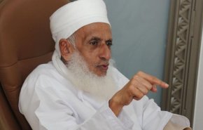 مفتي عُمان يدين حادثة إحراق القرآن بالسويد