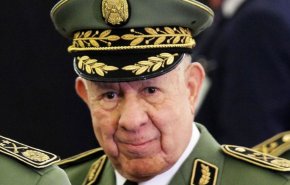 زيارة قائد أركان الجيش الجزائري الى باريس لبحث ملفات الأمن والدفاع