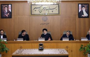 رئيسي يطلب من الأجهزة التنفيذية دعم البنك المركزي في إدارة سوق العملة الاجنبية