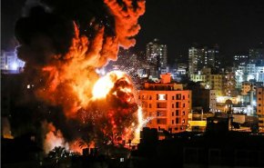 الاحتلال يقصف مواقع بغزة.. والمقاومة الفلسطينية ترد بوابل من الصواريخ