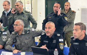 مسؤولون صهاينة يدرسون ترحيل عوائل منفذي عمليات المقاومة