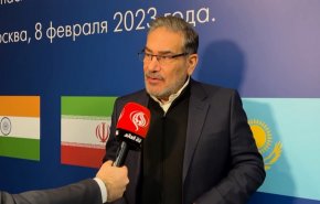شمخاني للعالم: الوجود الأجنبي سبب انعدام الأمن في المنطقة + فيديو