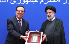 جامعة بكين تمنح السيد رئيسي لقب أستاذ فخري