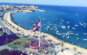 الارتفاع الجنوني لسعر صرف الدولار أدى الى اشتعال الشارع في لبنان