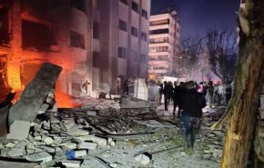 غارة جوية صهيونية على ريف دمشق تستهدف مبنى سكنيا

