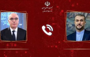وزير الخارجية الايراني يبحث مع نظيره التونسي تعزيز العلاقات بين البلدين