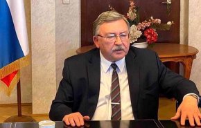 أوليانوف يسخر من سياسات الرؤساء الأمريكيين بشان برنامج إيران النووي

