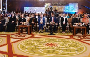 رئيس وزراء العراق يعلن وضع خطط وبرامج لتوفير فرص العمل للمرأة