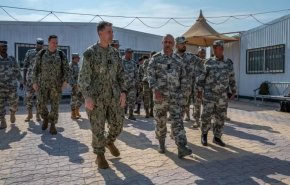 علماء اليمن يدينون زيارة قائد الأسطول الأمريكي الخامس للمهرة