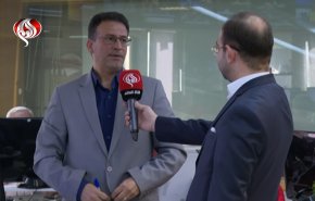 شاهد.. مراسل قناة العالم يدخل غرفة الأخبار 