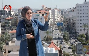 مراسلة العالم تکشف عن لحظات مرعبة خلال تغطية الاخبار