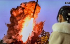 كوريا الشمالية تطلق صاروخين مجنّحين من غواصة