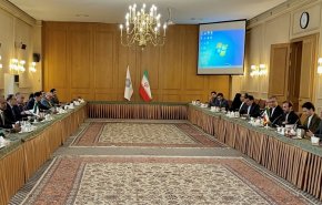 الكويت وإيران تعقدان جلسة مباحثات لترسيم الحدود البحرية