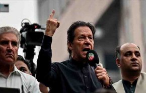 محكمة باكستانية تصدر مذكرة ضبط بحق عمران خان