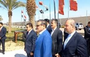 بالفیديو.. شمخاني يؤدي التحية لشهداء النصر في العراق