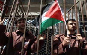 2000 أسير فلسطيني يبدأون الإضراب عن الطعام في سجون الاحتلال في أول أيام شهر رمضان