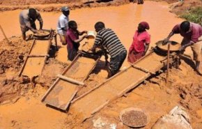 مصرع 10 عمال اثر انهيار منجم للذهب في السودان