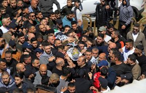 في مشهد مهيب.. نابلس تزف شهدائها إلى مثواهما الأخير