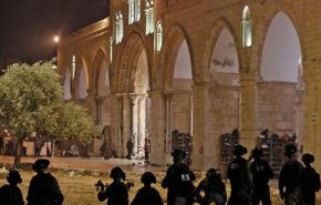 فصائل فلسطينية: اعتداءات الإحتلال في الأقصى جريمة غير مسبوقة 