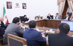 مخبر يؤكد ضرورة تقليص دور الدولار في اقتصاد البلاد