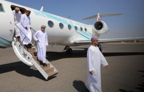 وصول الوفد العماني برفقة رئيس الوفد الوطني اليمني للعاصمة صنعاء
