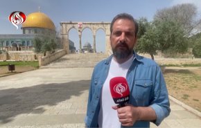 المستوطنون يقتحمون الاقصی وسط صرخات التكبير الفلسطينية