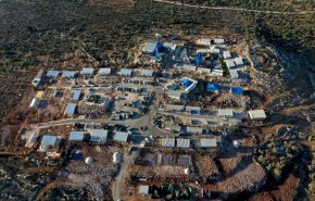 آلاف المستوطنين يقتحمون جبل صبيح للمطالبة بشرعنة بؤرة ’أفيتار’