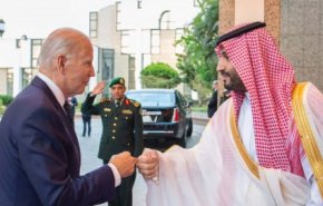 ترامب يهاجم بايدن بسبب 'مصافحة القبضة' مع محمد بن سلمان