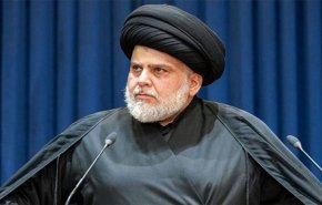 السيد مقتدى الصدر يعلن تجميد عمل التيار لمدة لا تقل عن سنة+صور