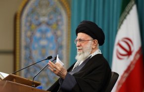 قائد الثورة الاسلامية يرعى محفلا للإنس بالقرآن الكريم + صور
