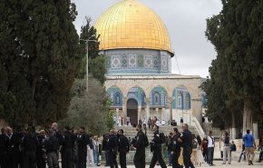 مستوطنون يقتحمون المسجد الأقصى المبارك