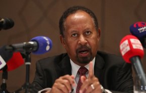حمدوك يحذر من اندلاع حرب أهلية في السودان 
