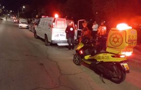 الاحتلال يصيب عاملين فلسطينيين بالرصاص في قلقيلية