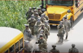 شاهد.. امريكا تحشد الآلاف من عناصر الشرطة على حدودها