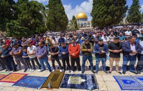 اكثر من 40 ألفا يصلون الجمعة بالمسجد الأقصى