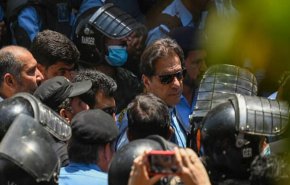 الإفراج عن عمران خان بكفالة بعد إلغاء توقيفه