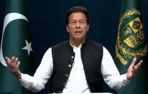 عمران خان يدعو مواليه إلى 