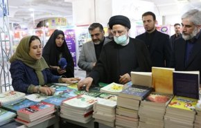 رئيس الجمهورية: الكتب يجب أن تكون رخيصة ومتاحة بسهولة للجميع
