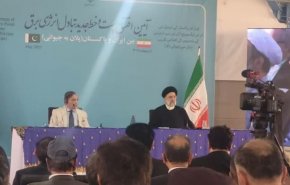 رئيسي ورئيس الوزراء الباكستاني يبحثان تعزيز التعاون التجاري المشترك