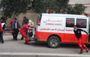 شاهد/قناصة الاحتلال تواجه طواقم الاسعاف شرق نابلس بشكل مباشر 