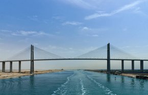 مصر تدعو الصين للاستثمار في قناة السويس
