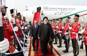 الرئيس الايراني يصل جاكرتا 
