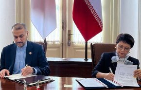 إيران وأندونيسيا توقعان 11 وثيقة للتعاون في مختلف المجالات